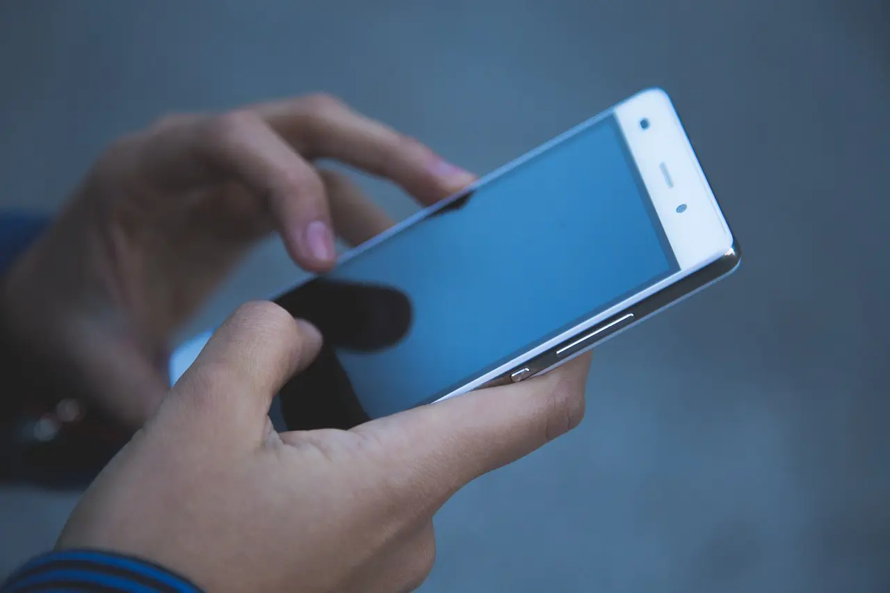 How do touchscreens detect and interpret touch inputs?